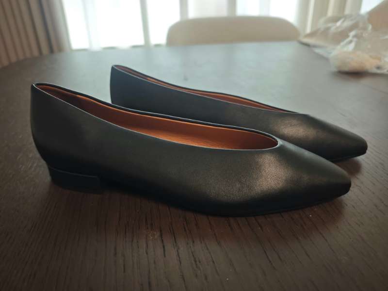 28 shoes flat black NEW