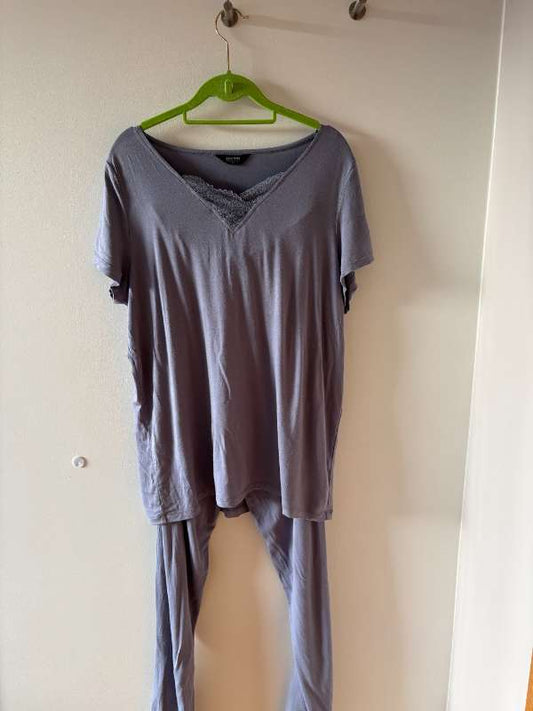 Blá mjúk náttföt