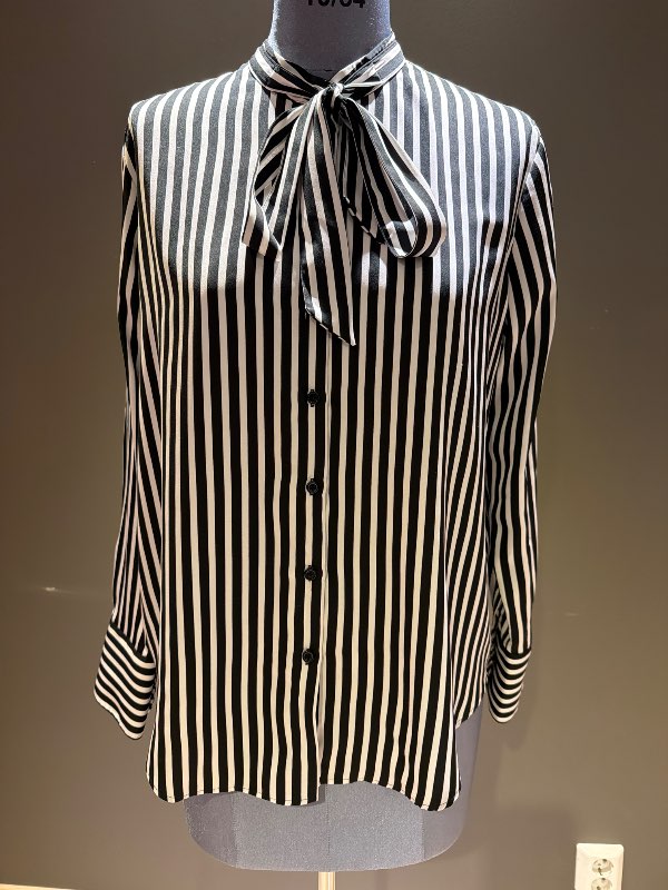 Rôndótt H&M skyrta