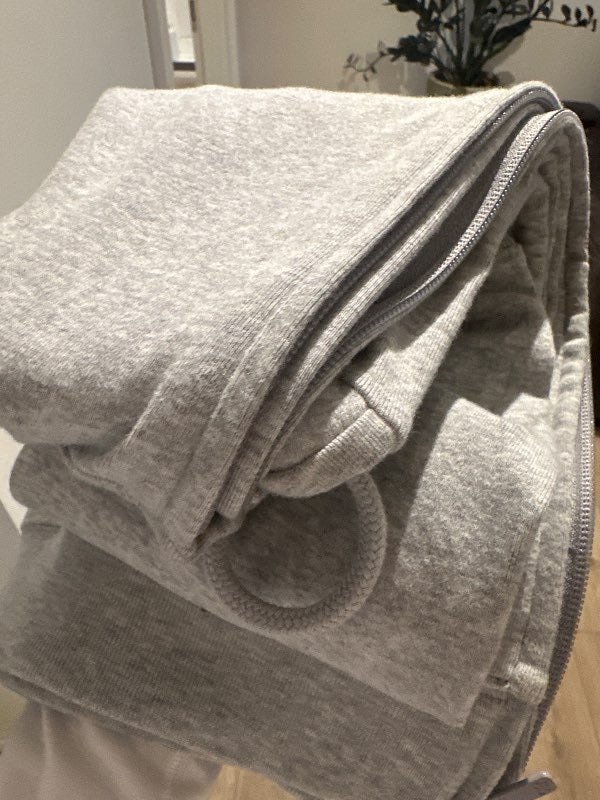 Aritzia hettupeysa grá