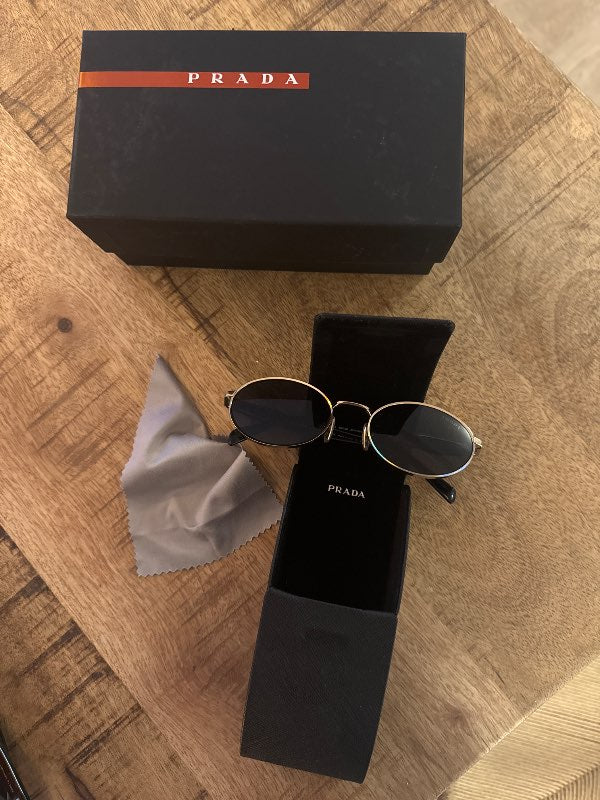 Prada solgleraugu