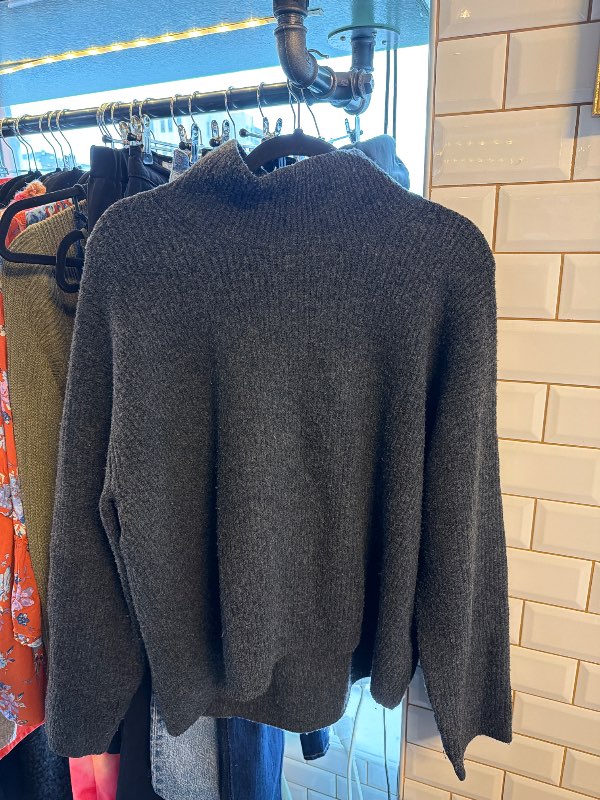 Uniqlo peysa grá