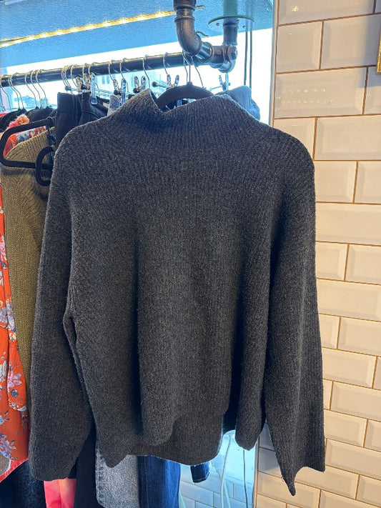 Uniqlo peysa grá