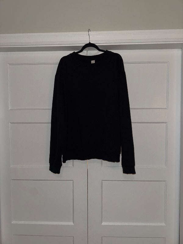 Svört crew neck peysa