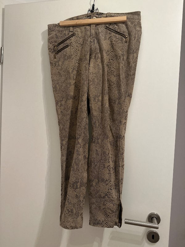 Snake skin buxur
