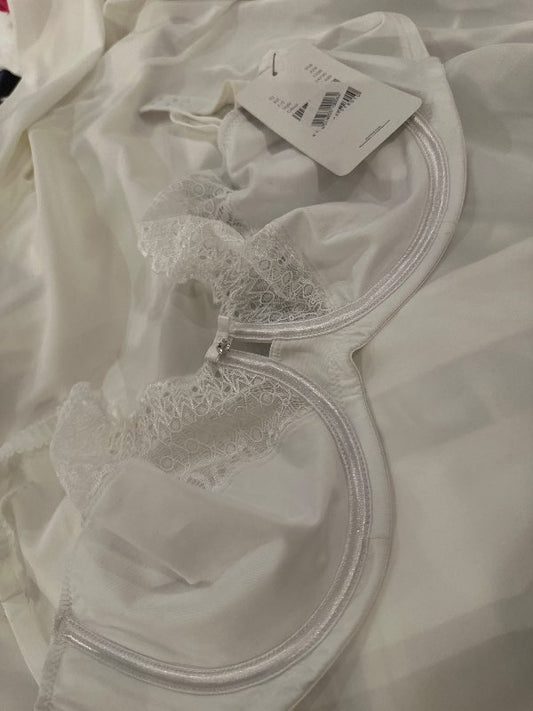 Brjósthaldari ónotaður