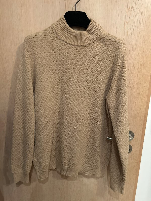 Uniqlo tan peysa KK