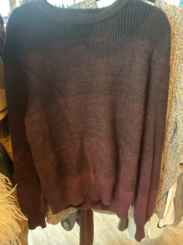 Peysa svört/aubergine