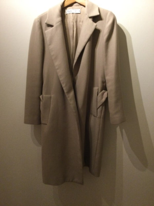 Zara beige kápa með bandi