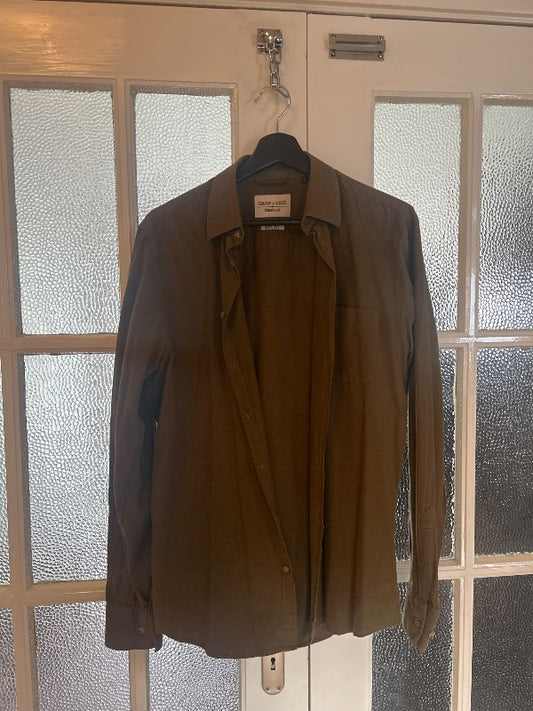 Kormákur og skjöldur slim fit skyrta olive