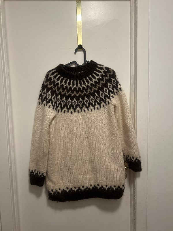 Lopapeysu Icelandic wool sweater