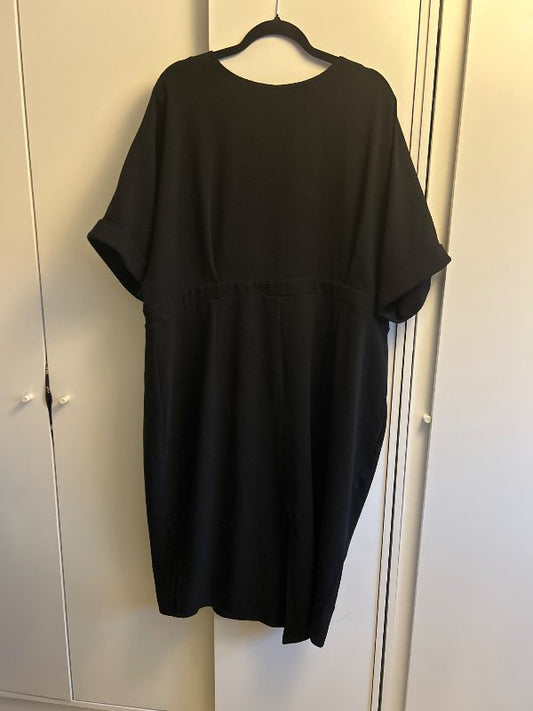 Kjóll svartur asos st50