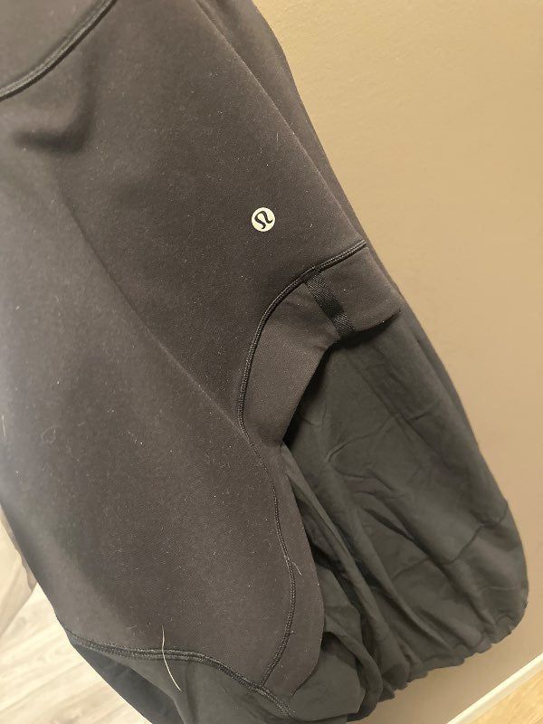 Lululemon jakki sv.