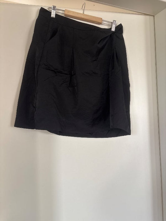 H&M svart pils