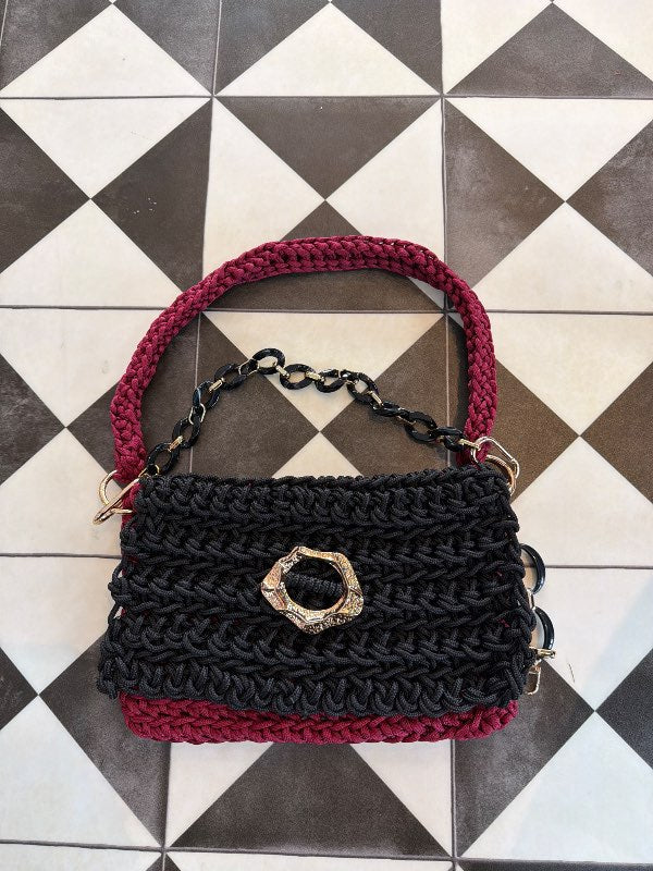 Vínrauð og svört handmade taska