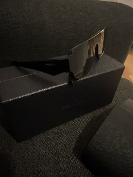 Prada sólgeraugu