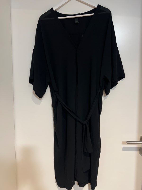 Monki svartur kimono