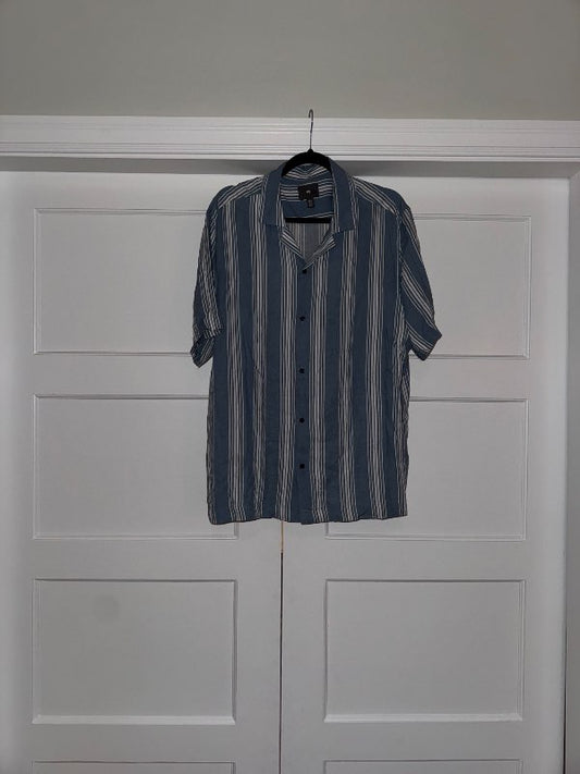 Röndótt stuttermaskyrta