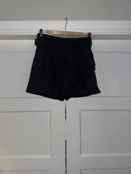 Dökkgráar stuttbuxur