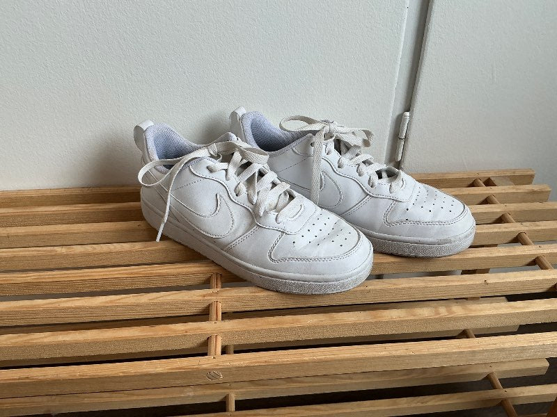 Nike skór 37,5
