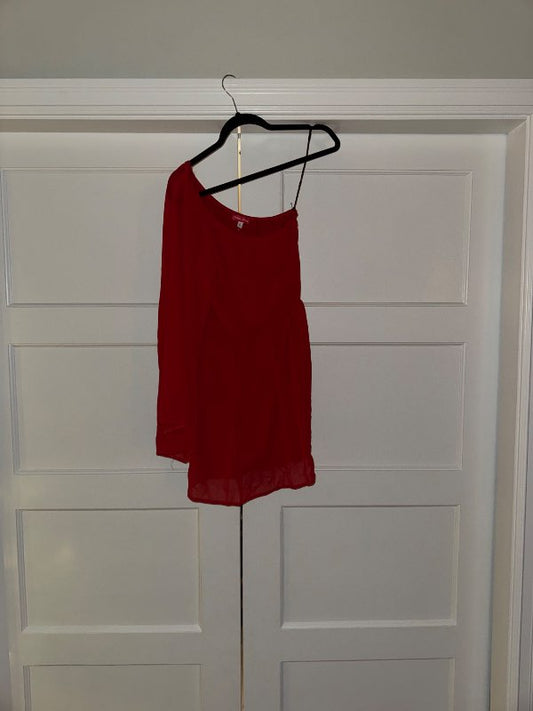 Rauður one-shoulder kjóll