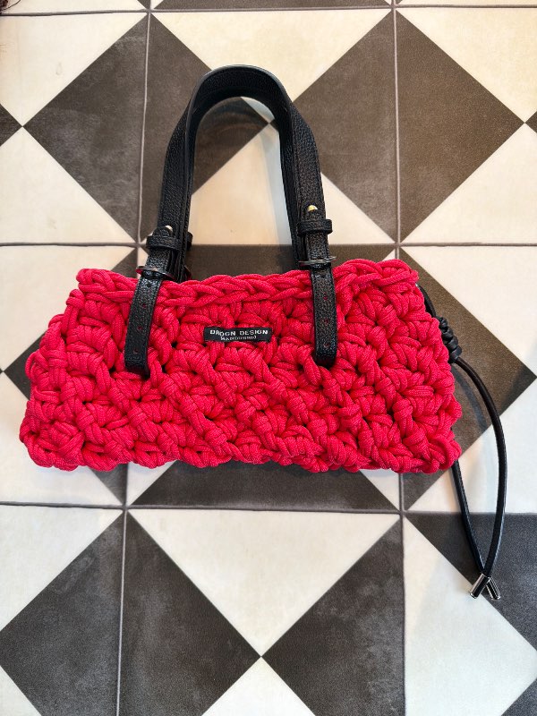 Rauð handmade taska