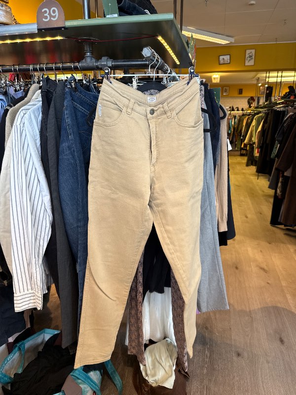 Armani gallabuxur