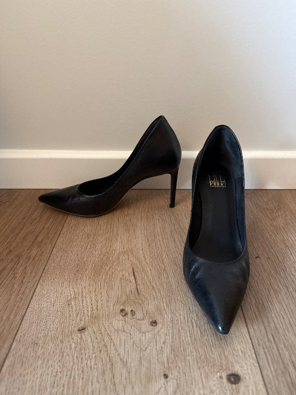 Billi bi hælar 37