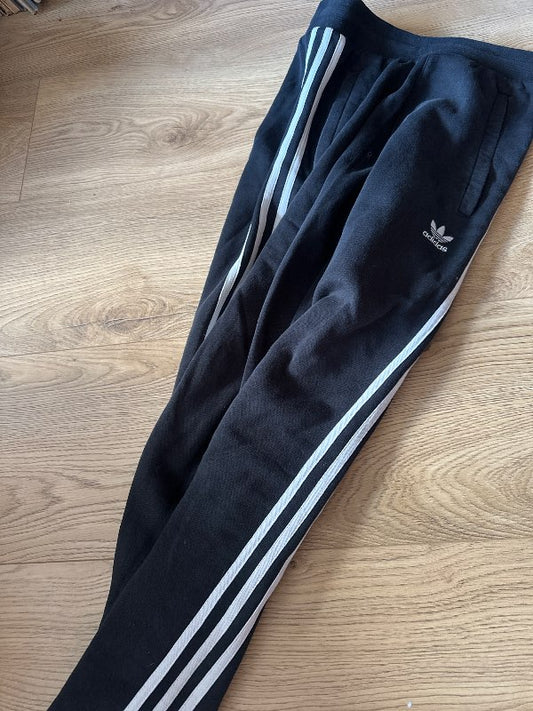 Adidas svartar buxur