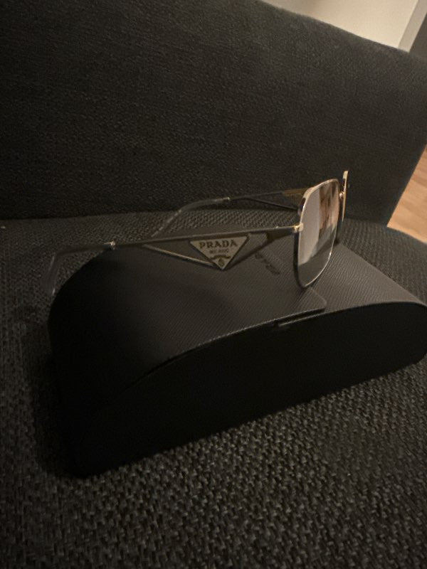 Prada sólgleraugu