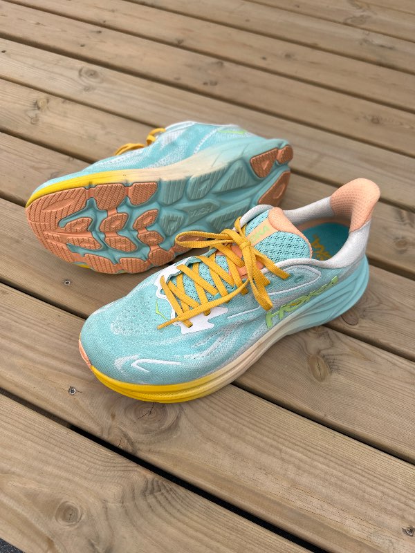 Hoka Clifton skór - nánast nýir