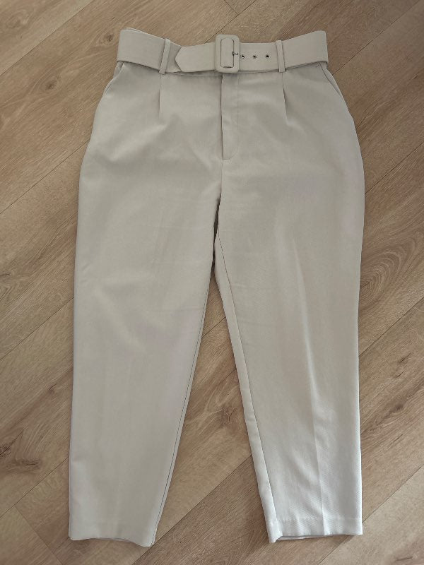 Zara buxur með belti