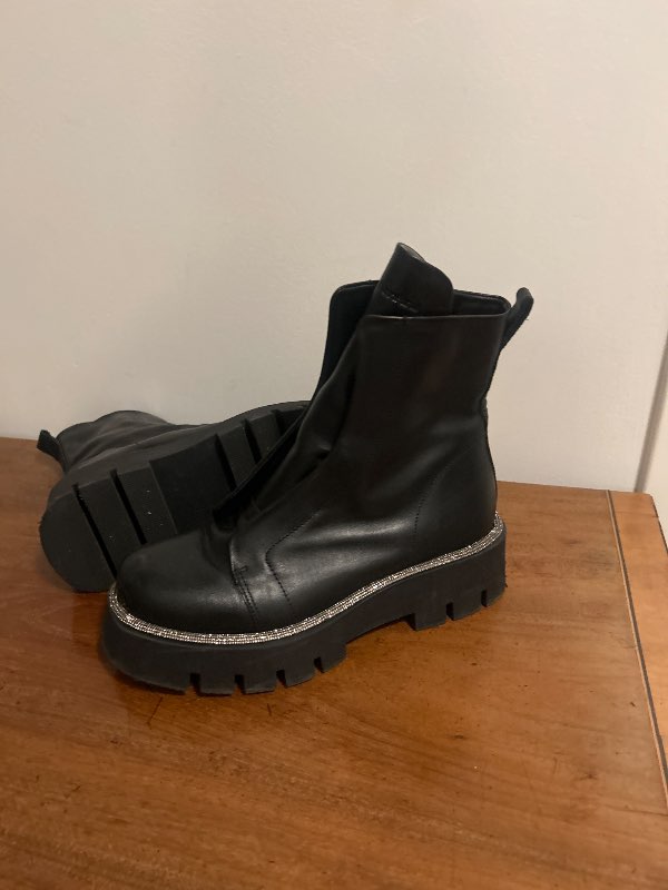 Patrizia Bonfanti leather boots(new)