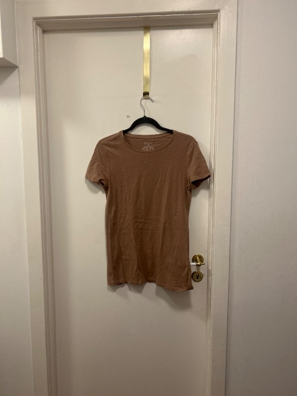 T shirt camel