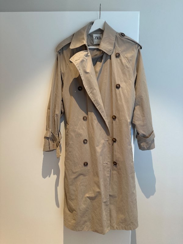 Zara- Trenchcoat ljós
