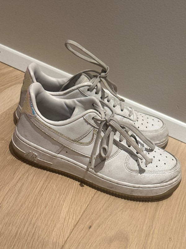 NIKE- airforce glimmer