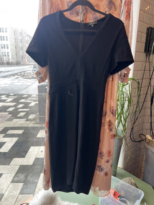 Aritzia black dress