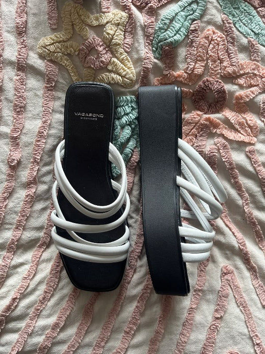 Vagabond sandalar