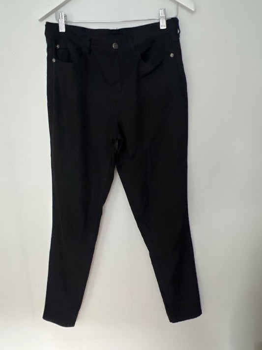 Armani buxur svarbláar