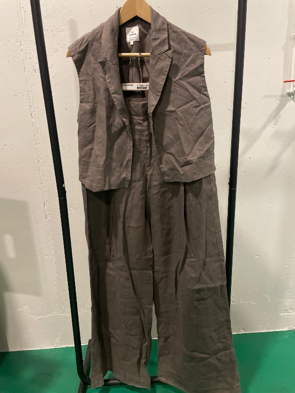 Pull and bear- vesti og buxur