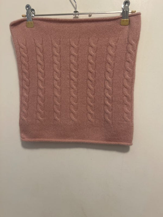 Caroly Donnelly cashmere snood pink