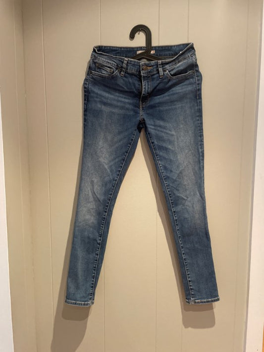 Levis skinny 711