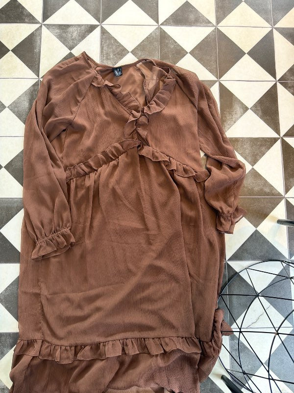 Brúnn pífu kjóll vero moda