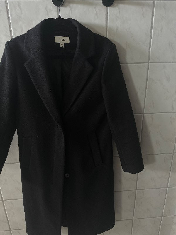 M&S svört kápa