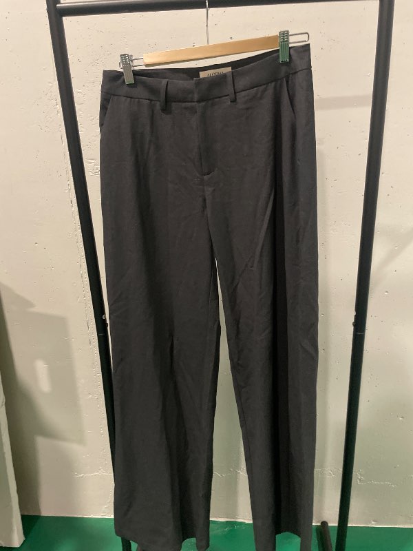 Alobha  suit buxur- gráar