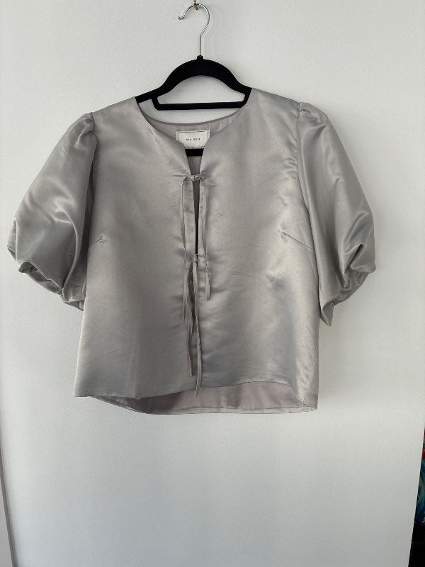NEO NOIR BLUSSA