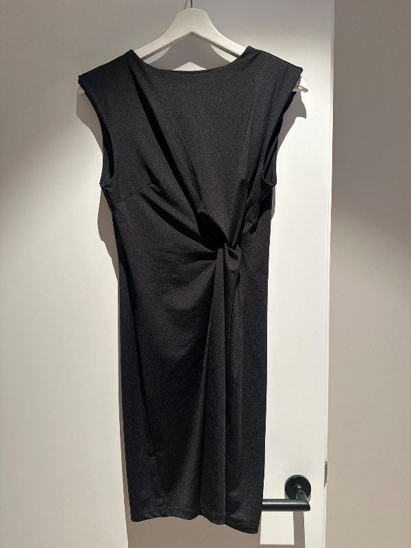 H&M svartur stuttur kjóll