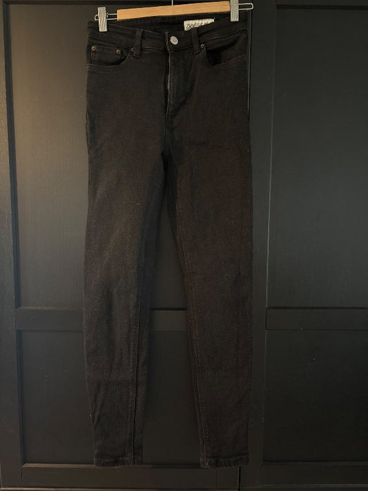 Zara svartar gallabuxur