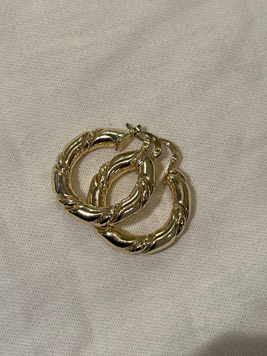 Hoops eyrnalokkar