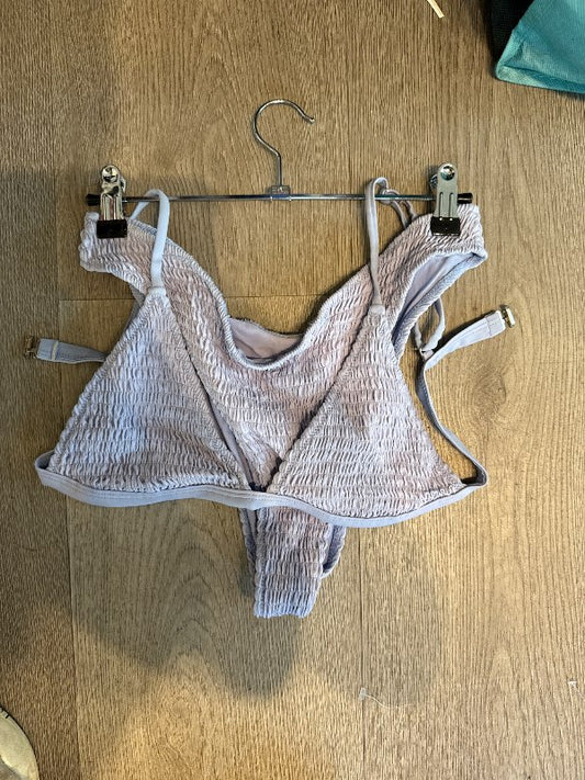 Fjólublátt bikini